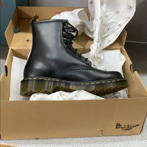 Black DR. MARTENS 1460 Womens Boots, size US 6